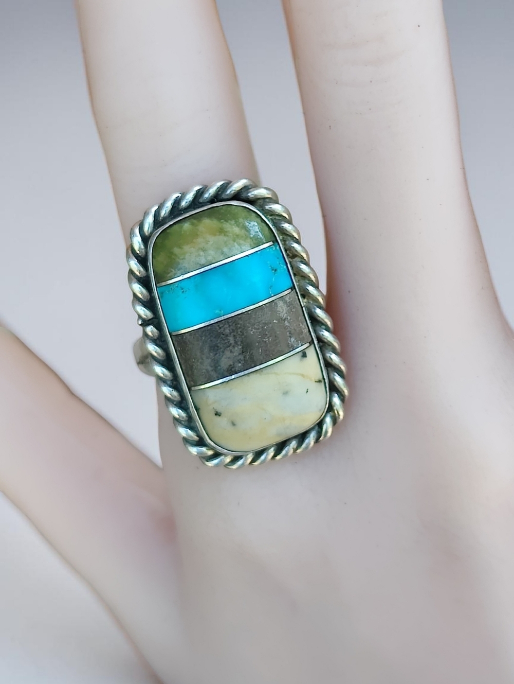 Antique Sterling Silver Navajo Stone Ring - Picture 2 of 7